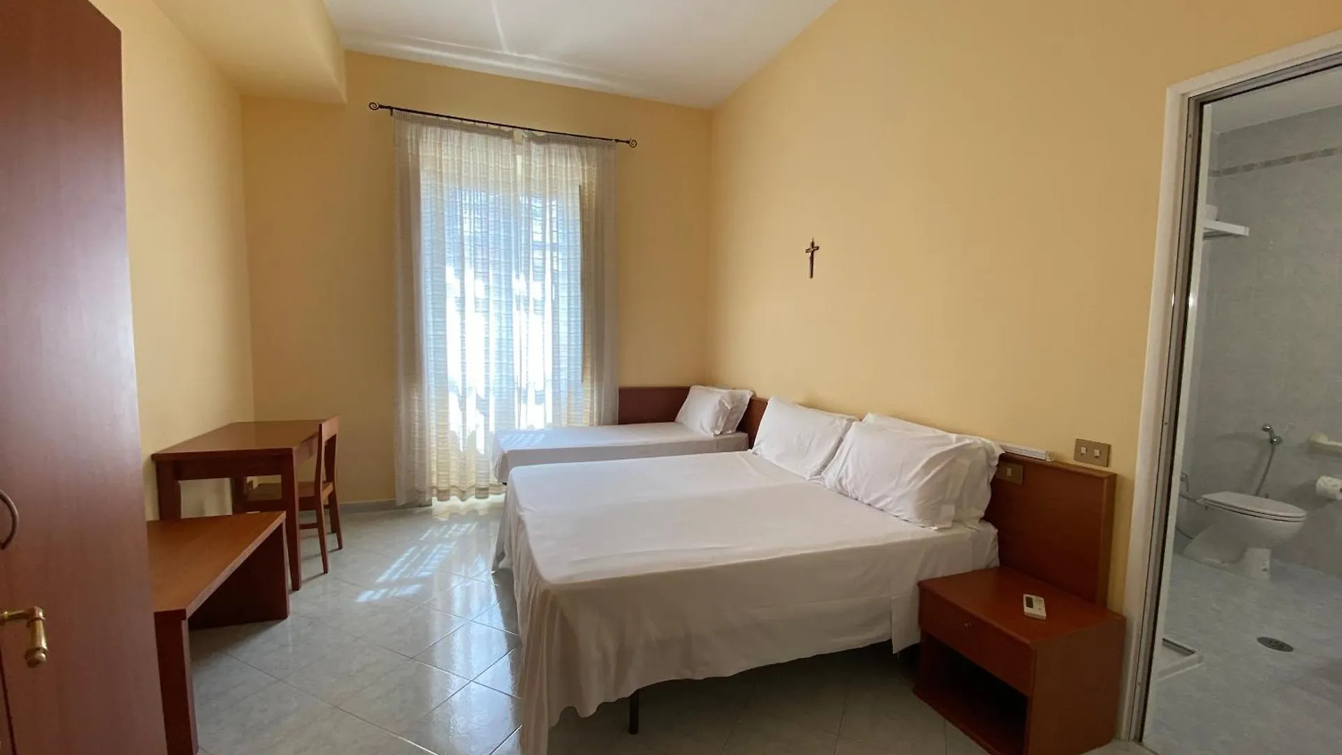 Bed & Breakfast Casa Per Ferie Suore Salesiane Dei Sacri Cuori Rome Italy