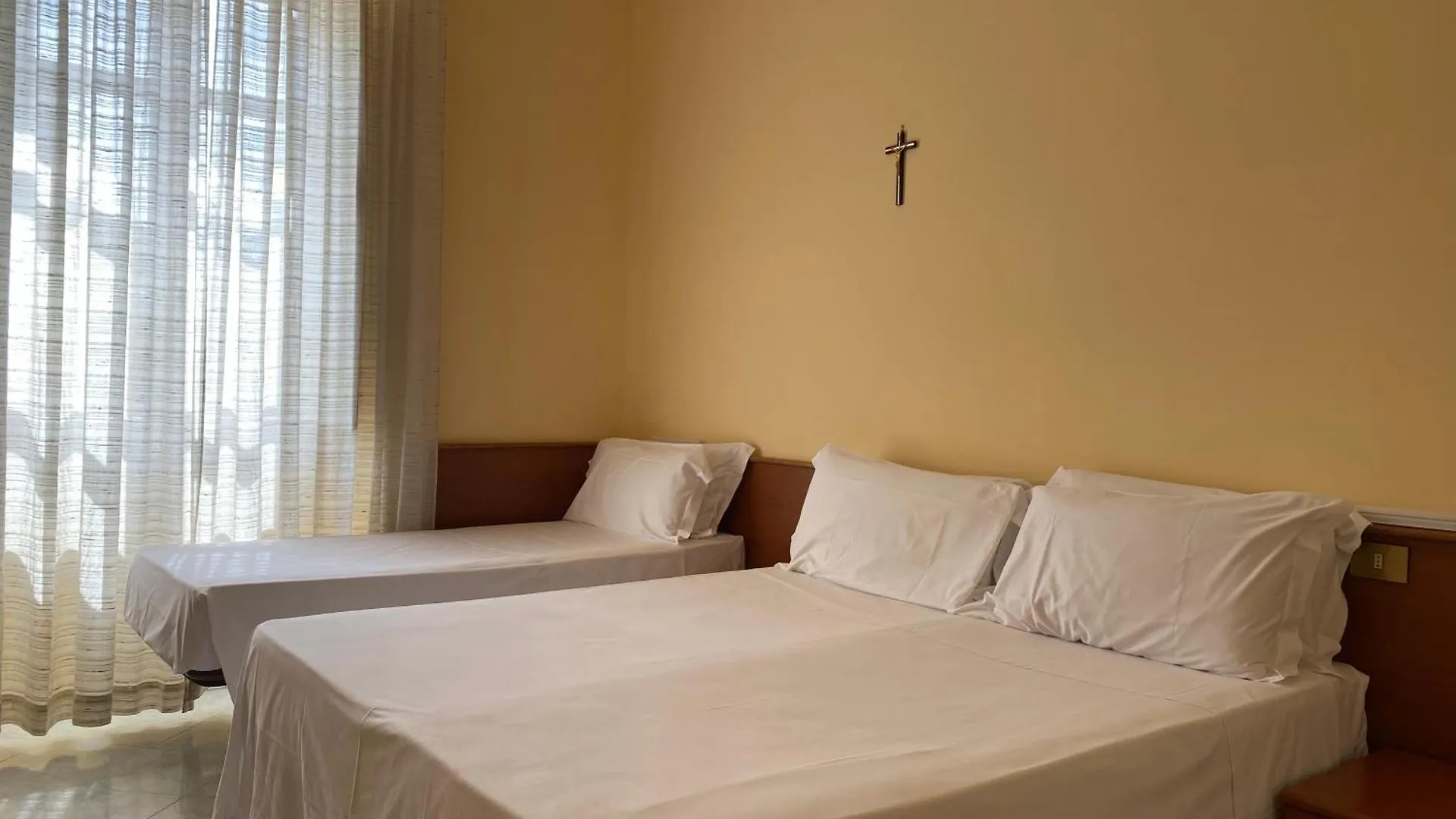 Bed & Breakfast Casa Per Ferie Suore Salesiane Dei Sacri Cuori Rome Italy