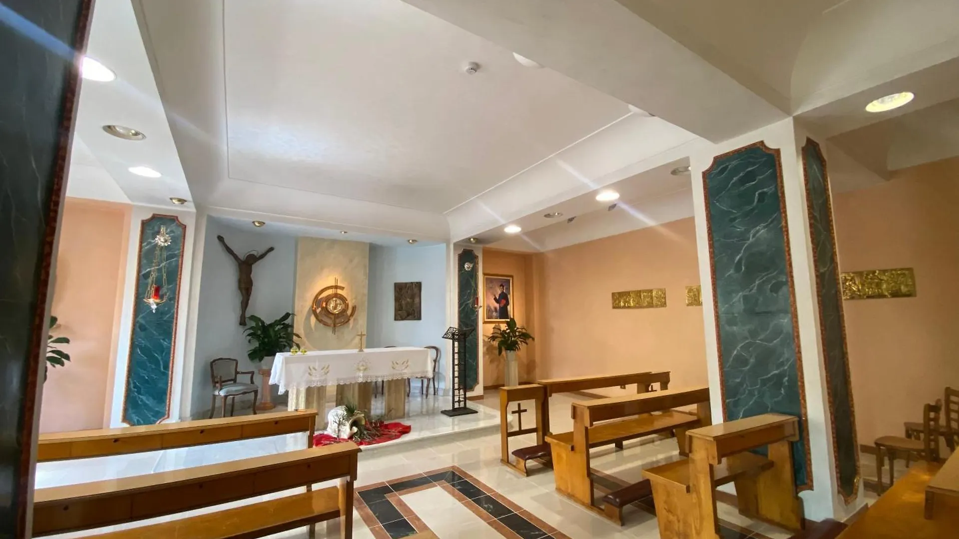 Casa Per Ferie Suore Salesiane Dei Sacri Cuori Rome Bed & Breakfast